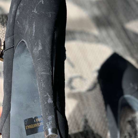 Black Heels - Picture 4 of 5